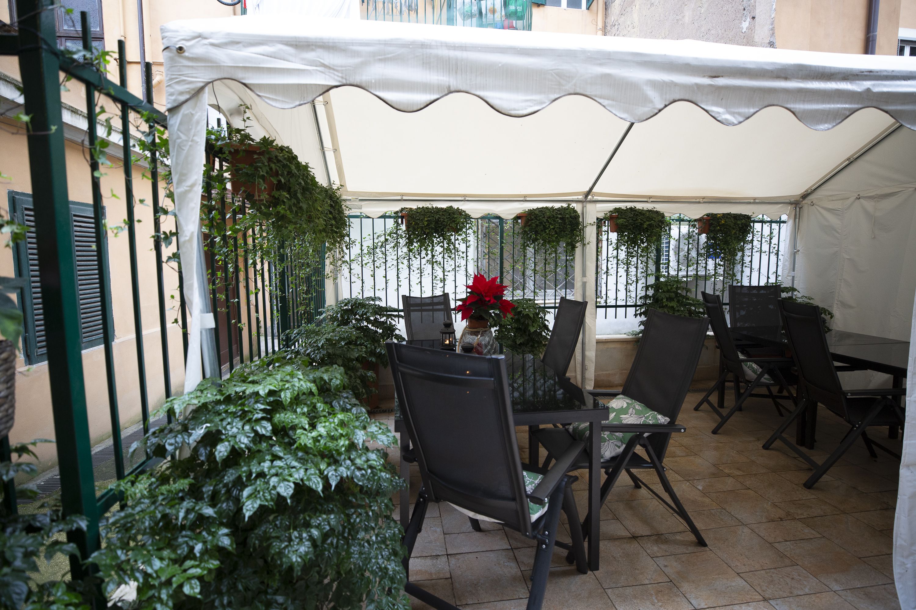 Flatinrome Trastevere Complex - Accessible Large Room